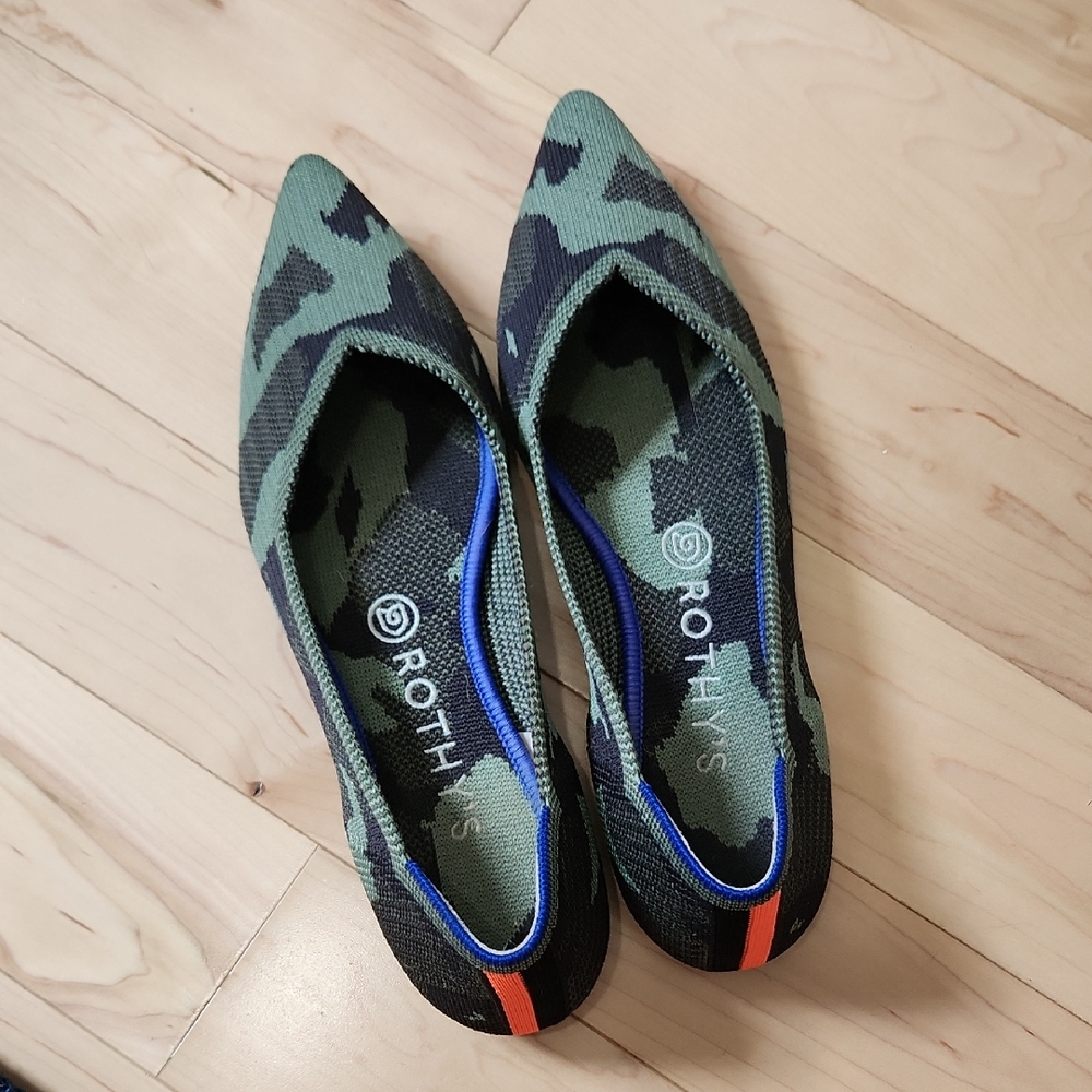 Rothy's Green and Black Patterned Flats